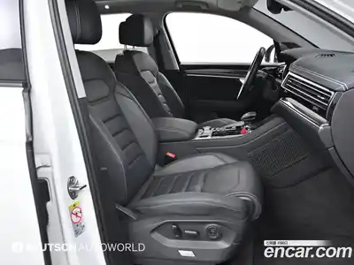 Volkswagen Touareg 2021 3.0 Автомат в Москве № 169198, миниатюра 10