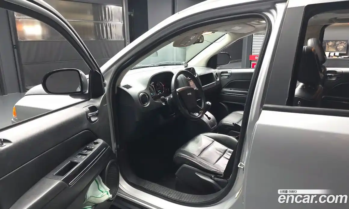 Jeep Compass 2009 2.4 Автомат в Москве № 169895, фото 9