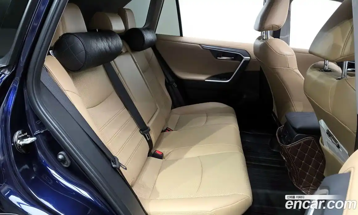 Toyota RAV4 2023 2.5 Автомат в Москве № 170213, фото 12