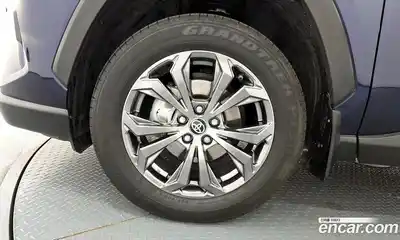 Toyota RAV4 2023 2.5 Автомат в Москве № 170213, миниатюра 5