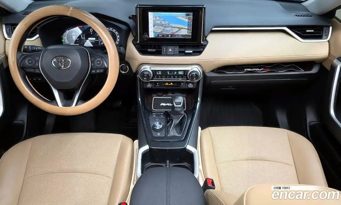 Toyota RAV4 2023 2.5 Автомат в Москве № 170213, фото 7