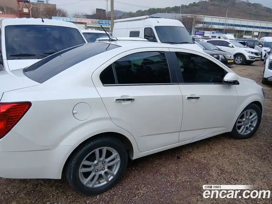 Chevrolet Aveo 2014 1.6 Автомат в Москве № 175708, фото 1