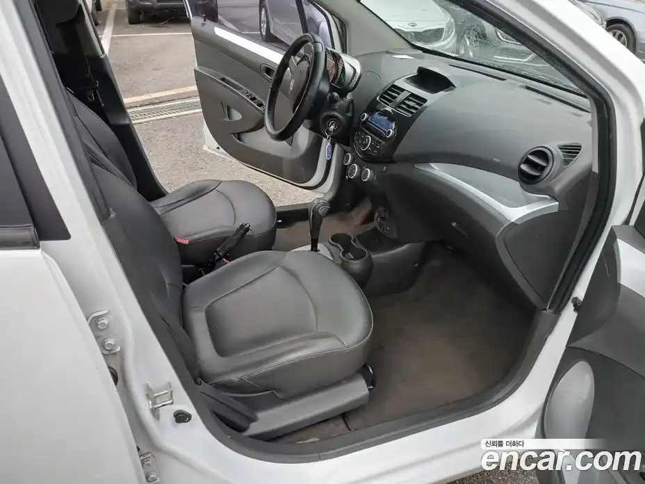 Chevrolet Spark 2015 1.0 Автомат в Москве № 175763, фото 12