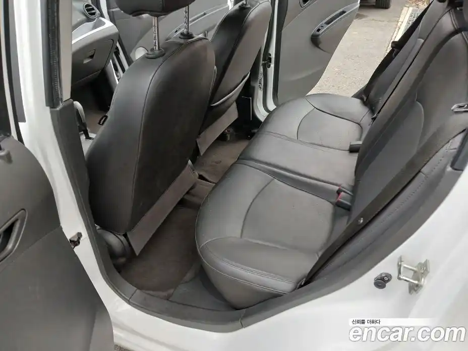 Chevrolet Spark 2015 1.0 Автомат в Москве № 175763, фото 14