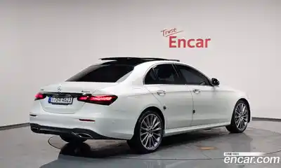 Mercedes-Benz E-Class 2022 2.0 Автомат в Москве № 178380, миниатюра 2