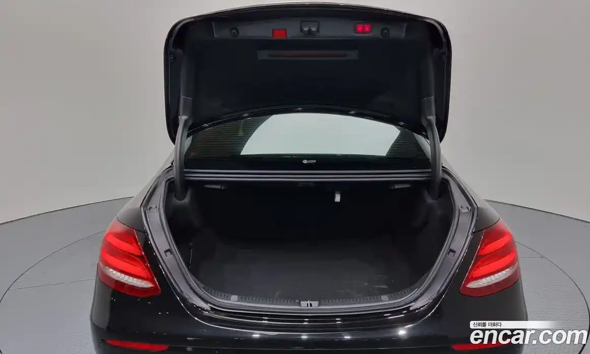 Mercedes-Benz E-Class 2020 2.0 Автомат в Москве № 179063, фото 20