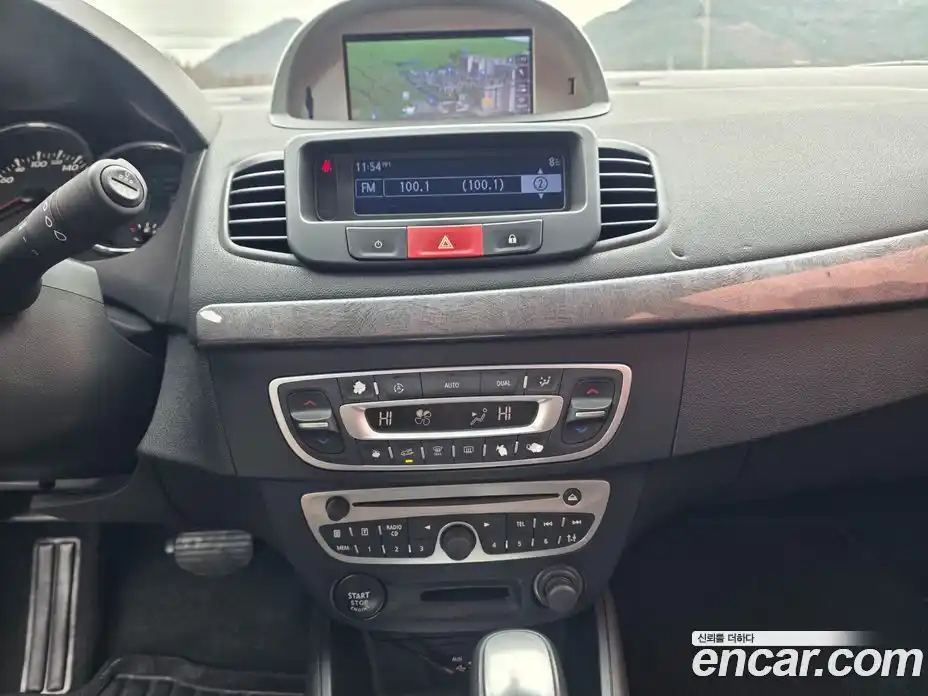 Renault SM3 2011 1.6 Автомат в Москве № 186275, фото 16