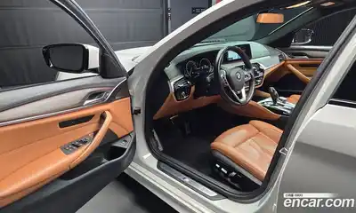 BMW 5-Series 2017 2.0 Автомат в Москве № 192136, миниатюра 2