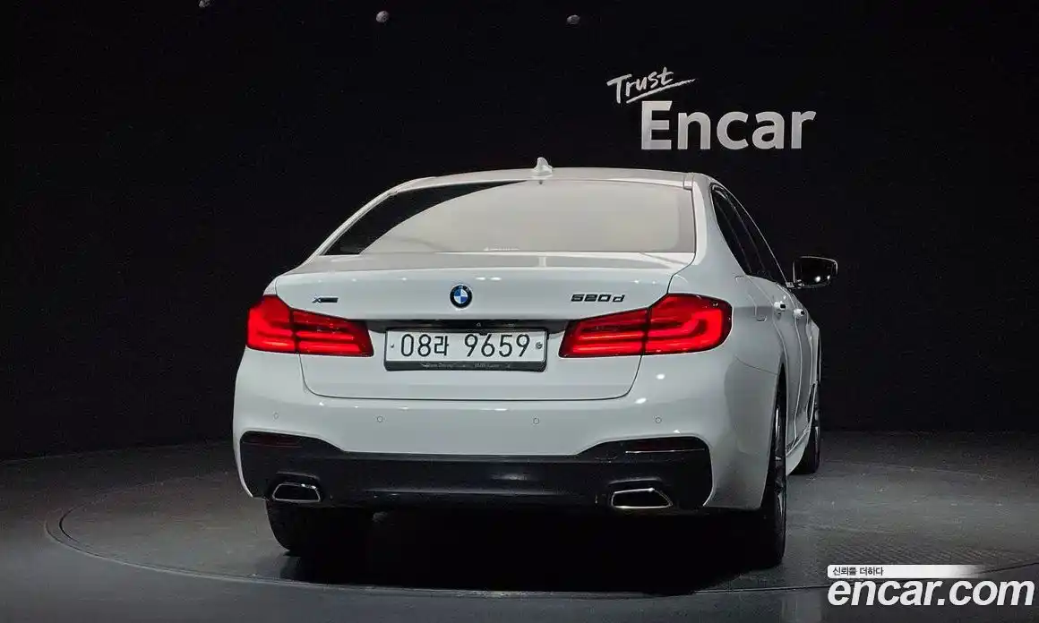 BMW 5-Series 2017 2.0 Автомат в Москве № 192136, фото 4