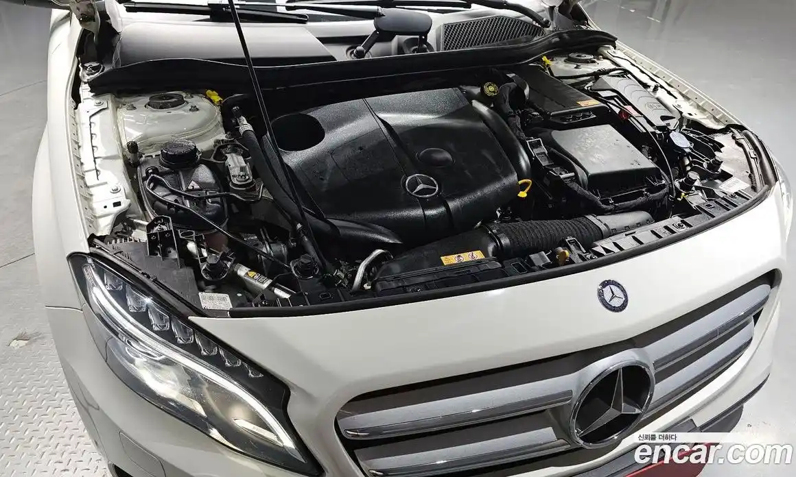 Mercedes-Benz GLA-Class 2015 2.1 Автомат в Москве № 194739, фото 12