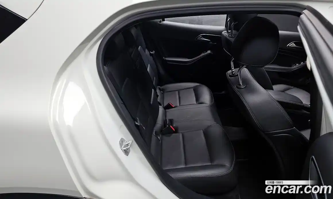 Mercedes-Benz GLA-Class 2015 2.1 Автомат в Москве № 194739, фото 16