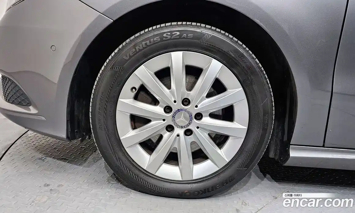 Mercedes-Benz B-Class 2012 1.8 Автомат в Москве № 194846, фото 14