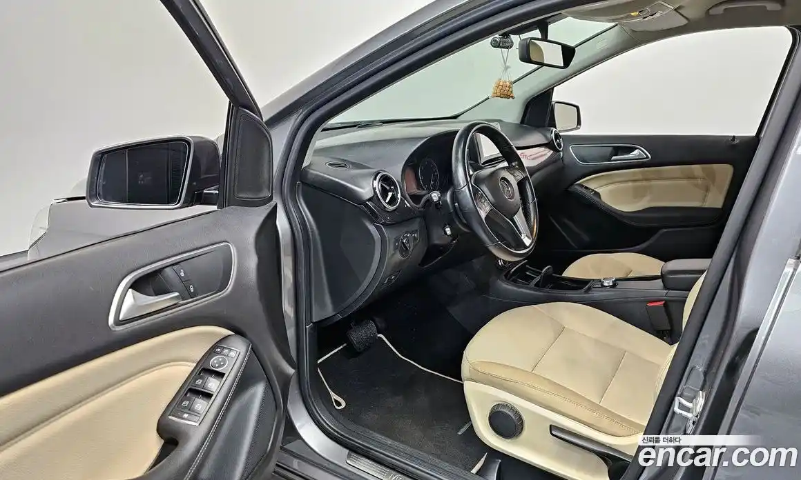 Mercedes-Benz B-Class 2012 1.8 Автомат в Москве № 194846, фото 16