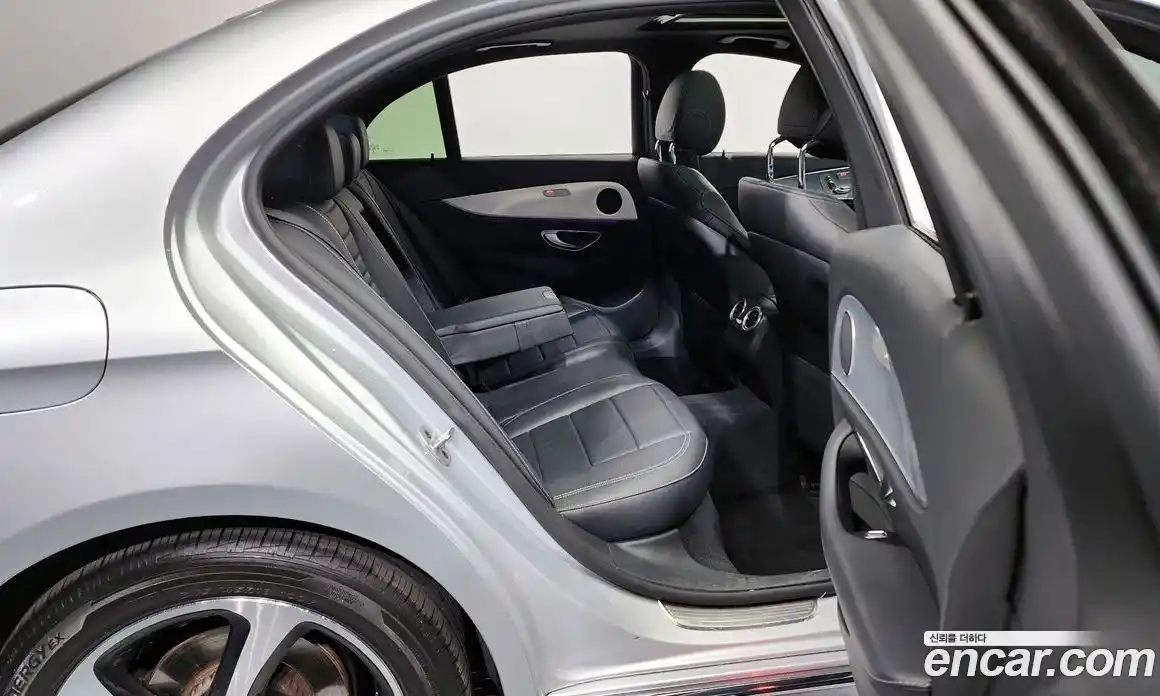 Mercedes-Benz E-Class 2020 2.0 Автомат в Москве № 195240, фото 4