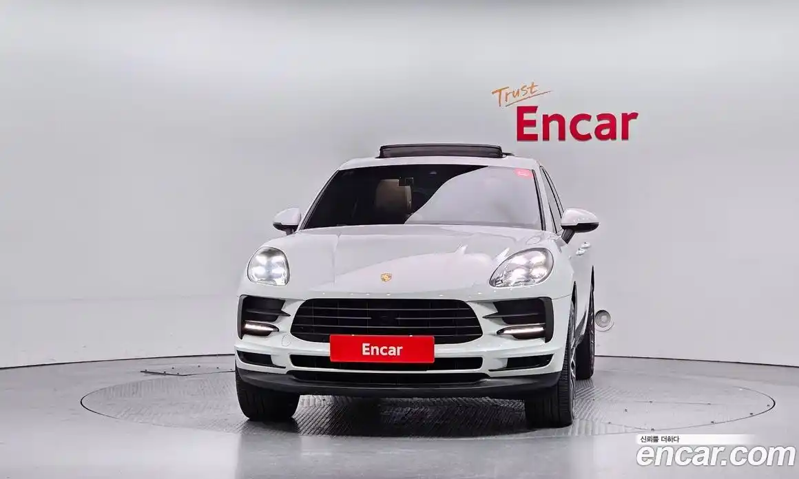 Porsche Macan 2021 2.0 Автомат в Москве № 197498, фото 1