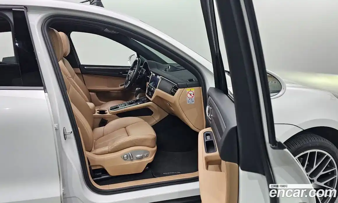 Porsche Macan 2021 2.0 Автомат в Москве № 197498, фото 17