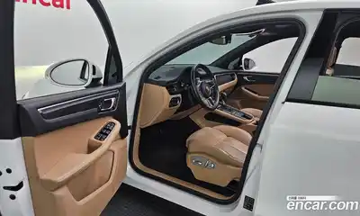 Porsche Macan 2021 2.0 Автомат в Москве № 197498, миниатюра 2