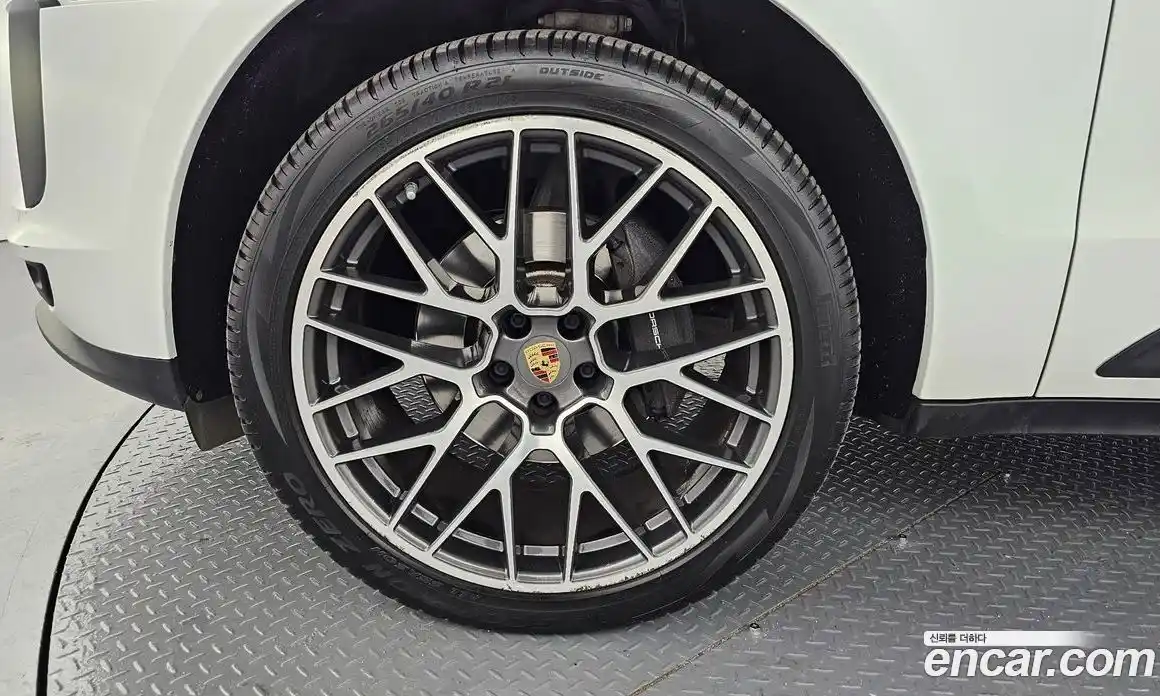 Porsche Macan 2021 2.0 Автомат в Москве № 197498, фото 8