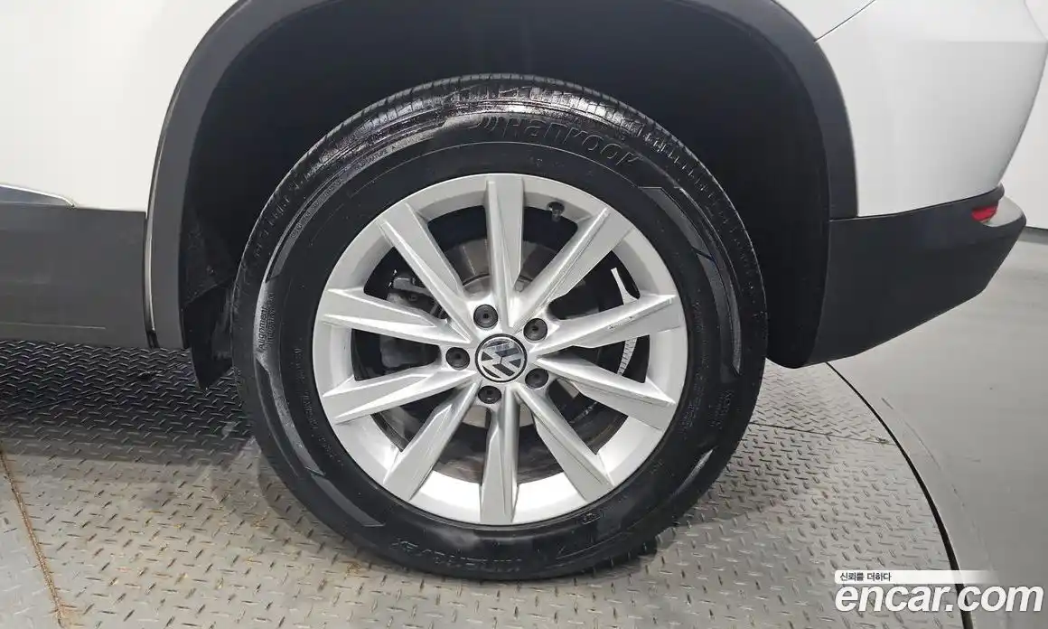 Volkswagen Tiguan 2016 2.0 Автомат в Москве № 199201, фото 15