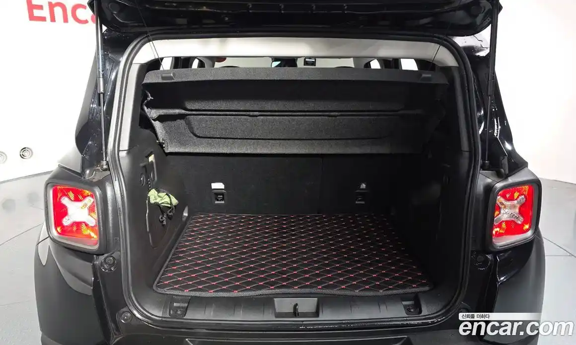 Jeep Renegade 2021 2.4 Автомат в Москве № 199441, фото 17