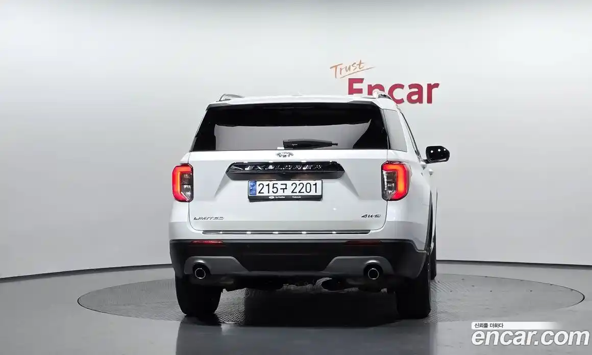 Ford Explorer 2023 2.3 Автомат в Москве № 199781, фото 1