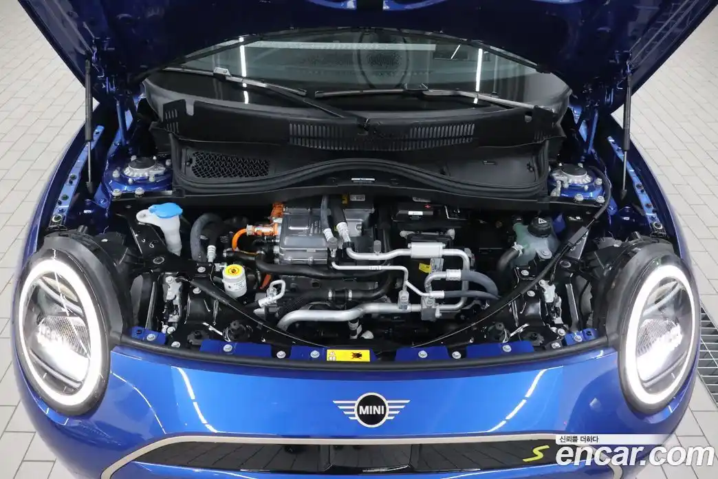 Mini Cooper 2024 0.1 Автомат в Москве № 208007, фото 6