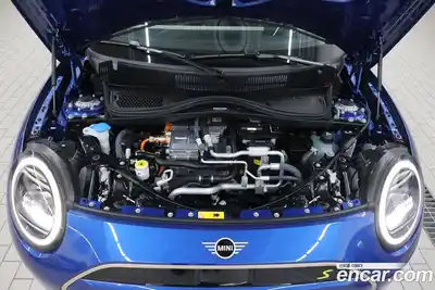 Mini Cooper 2024 0.1 Автомат в Москве № 208007, миниатюра 6