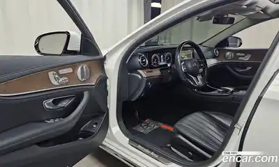 Mercedes-Benz E-Class 2019 2.0 Автомат в Москве № 209290, миниатюра 2