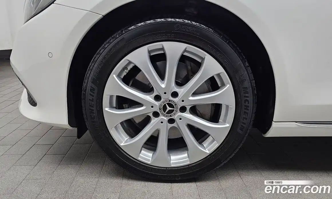 Mercedes-Benz E-Class 2019 2.0 Автомат в Москве № 209290, фото 3