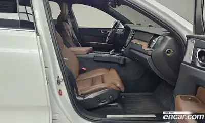 Volvo XC60 2022 2.0 Автомат в Москве № 212835, миниатюра 5