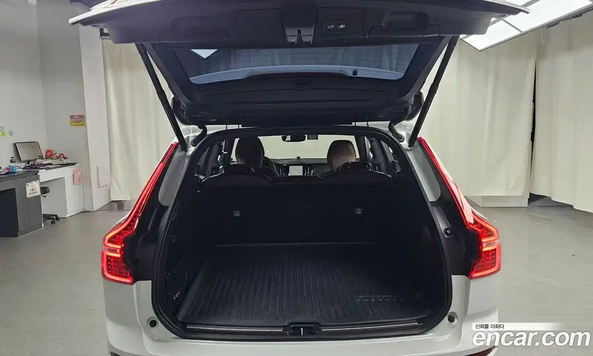 Volvo XC60 2022 2.0 Автомат в Москве № 212835, фото 7