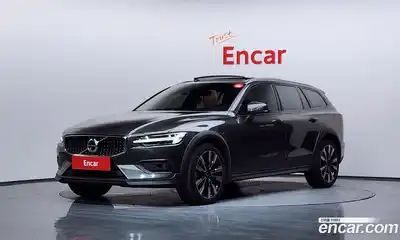 Volvo V60, 2022