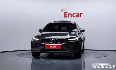 Volvo V60 2022 2.0 Автомат в Москве № 212893, миниатюра 3