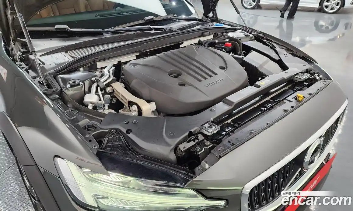 Volvo V60 2022 2.0 Автомат в Москве № 212893, фото 6