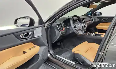 Volvo V60 2022 2.0 Автомат в Москве № 212893, миниатюра 10