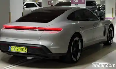 Porsche Taycan 2025 Автомат в Москве № 213095, миниатюра 6