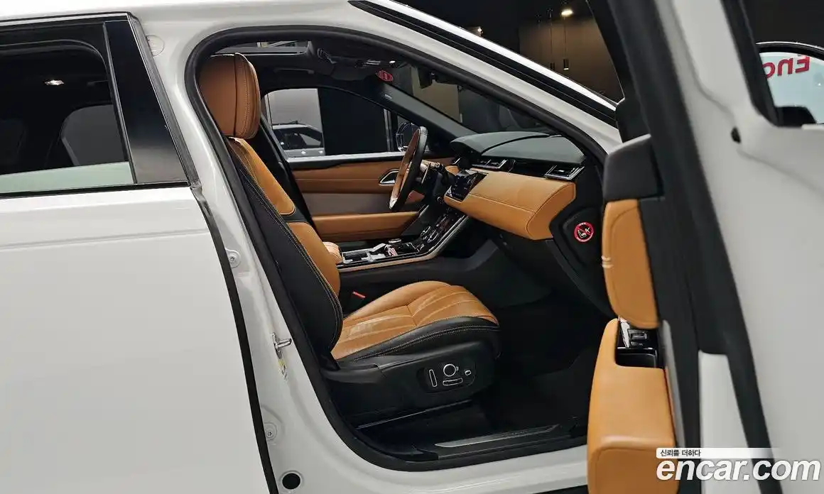 Land Rover Range-Rover Velar 2020 3.0 Автомат в Москве № 213359, фото 15