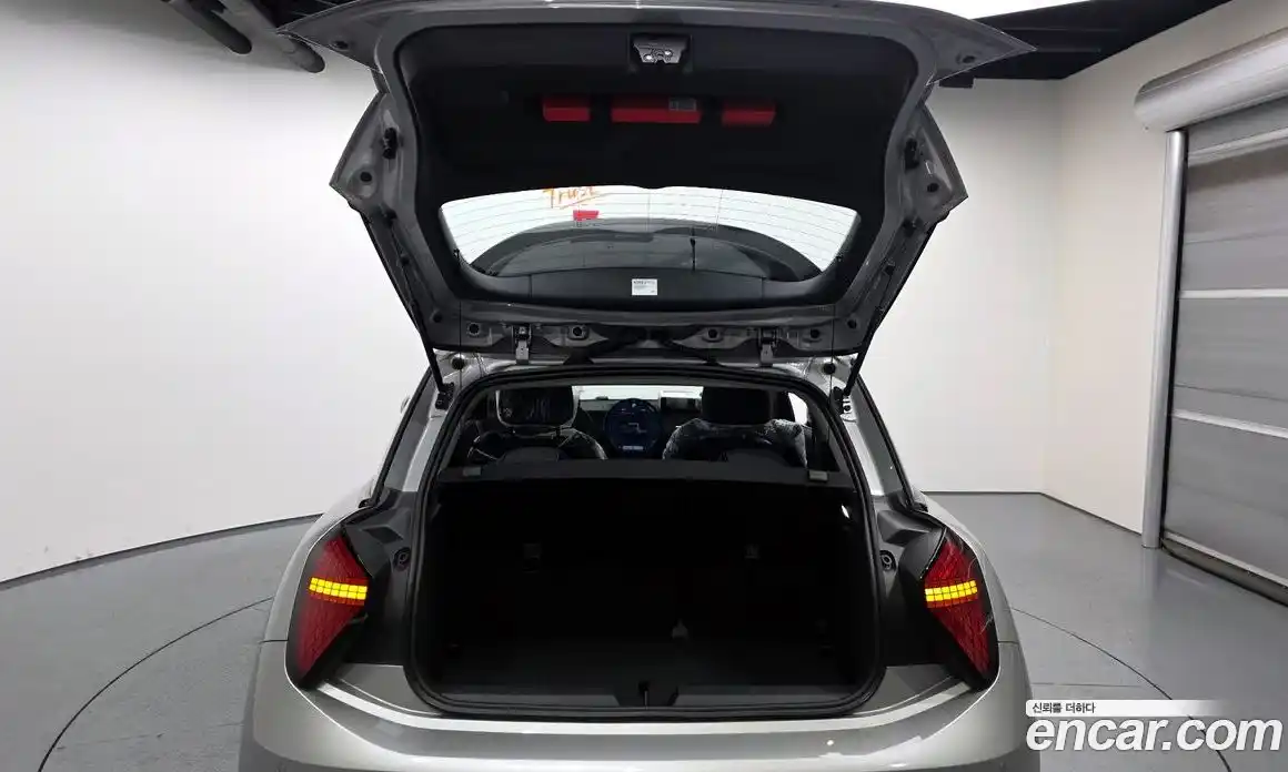 Mini Cooper 2024 0.1 Автомат в Москве № 213911, фото 14