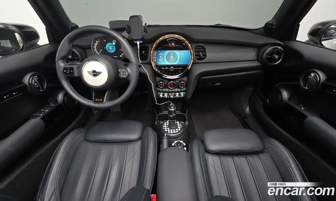 Mini Cooper Convertible 2023 2.0 Автомат в Москве № 214168, фото 12