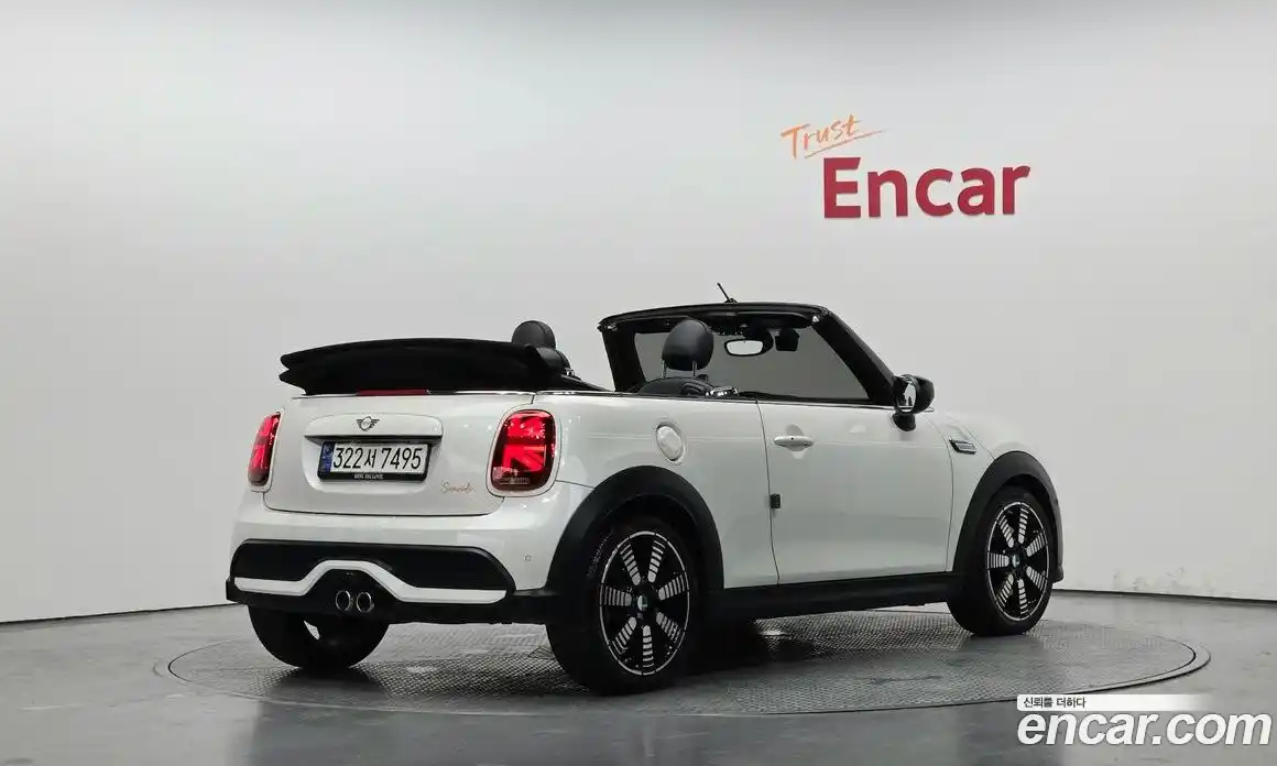 Mini Cooper Convertible 2023 2.0 Автомат в Москве № 214168, фото 15