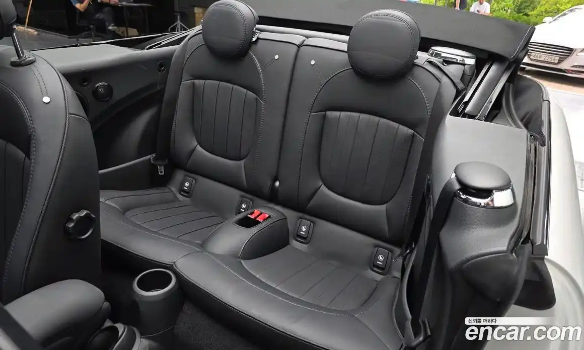 Mini Cooper Convertible 2023 2.0 Автомат в Москве № 214168, фото 18