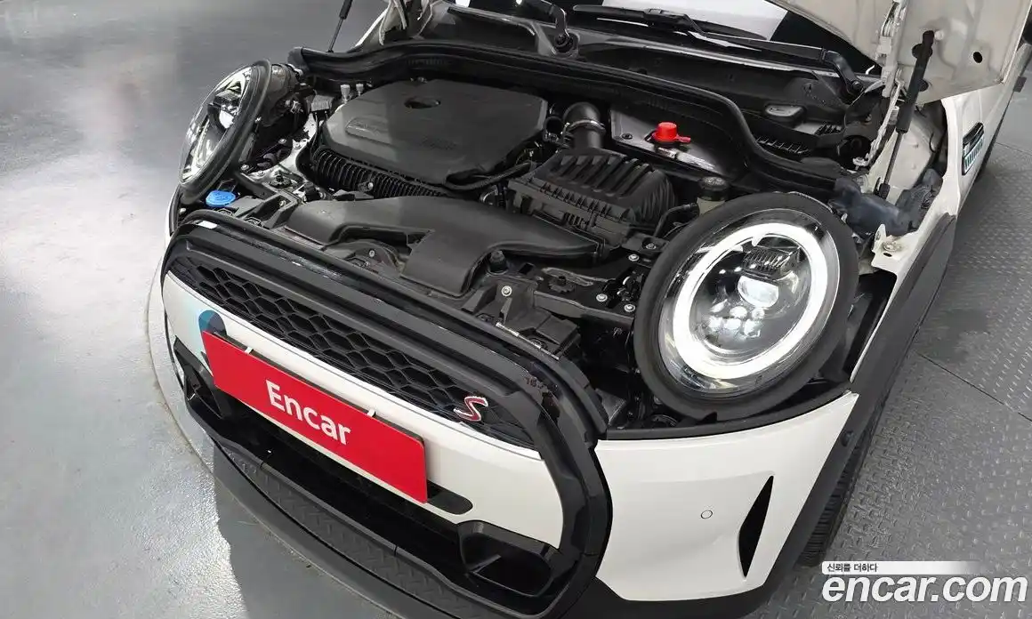 Mini Cooper Convertible 2023 2.0 Автомат в Москве № 214168, фото 3