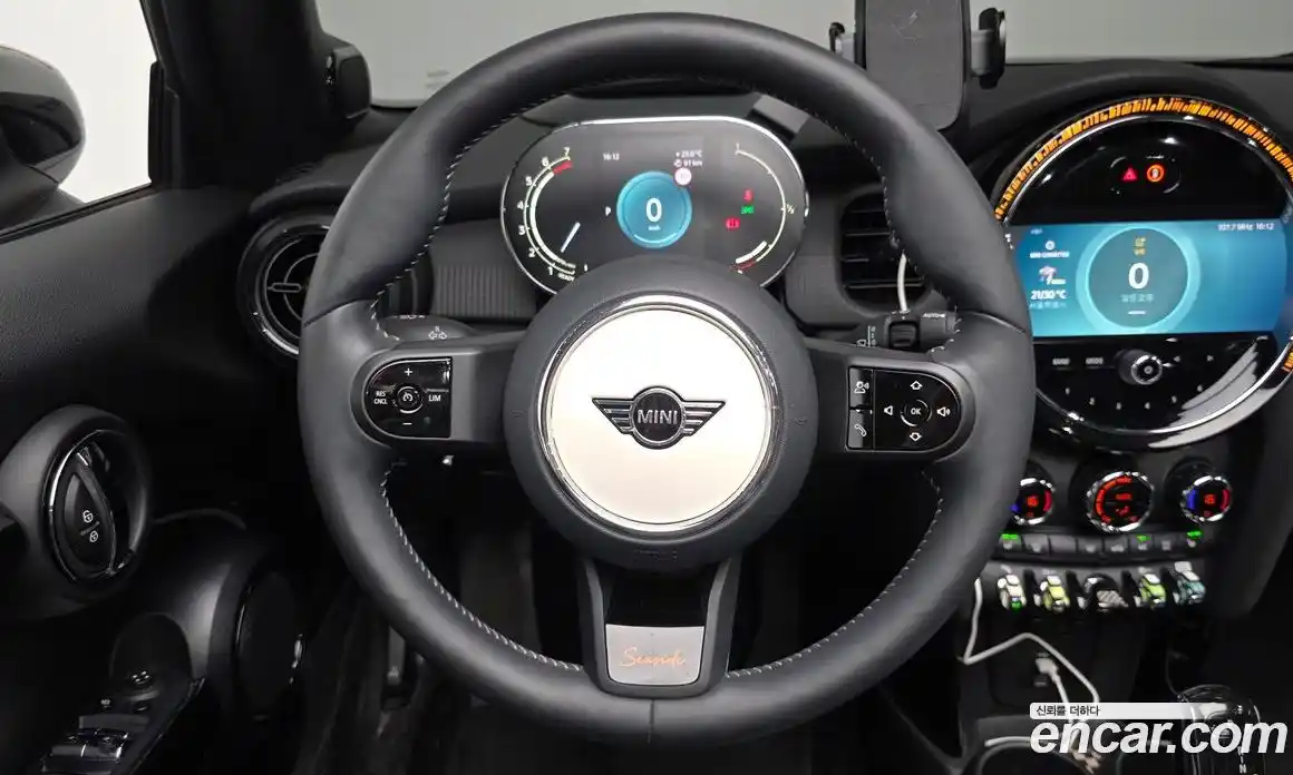 Mini Cooper Convertible 2023 2.0 Автомат в Москве № 214168, фото 6