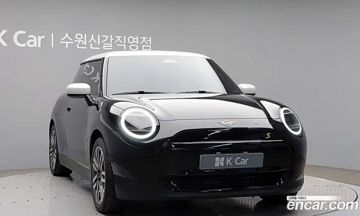 Mini Cooper 2024 0.1 Автомат в Москве № 214408, фото 3