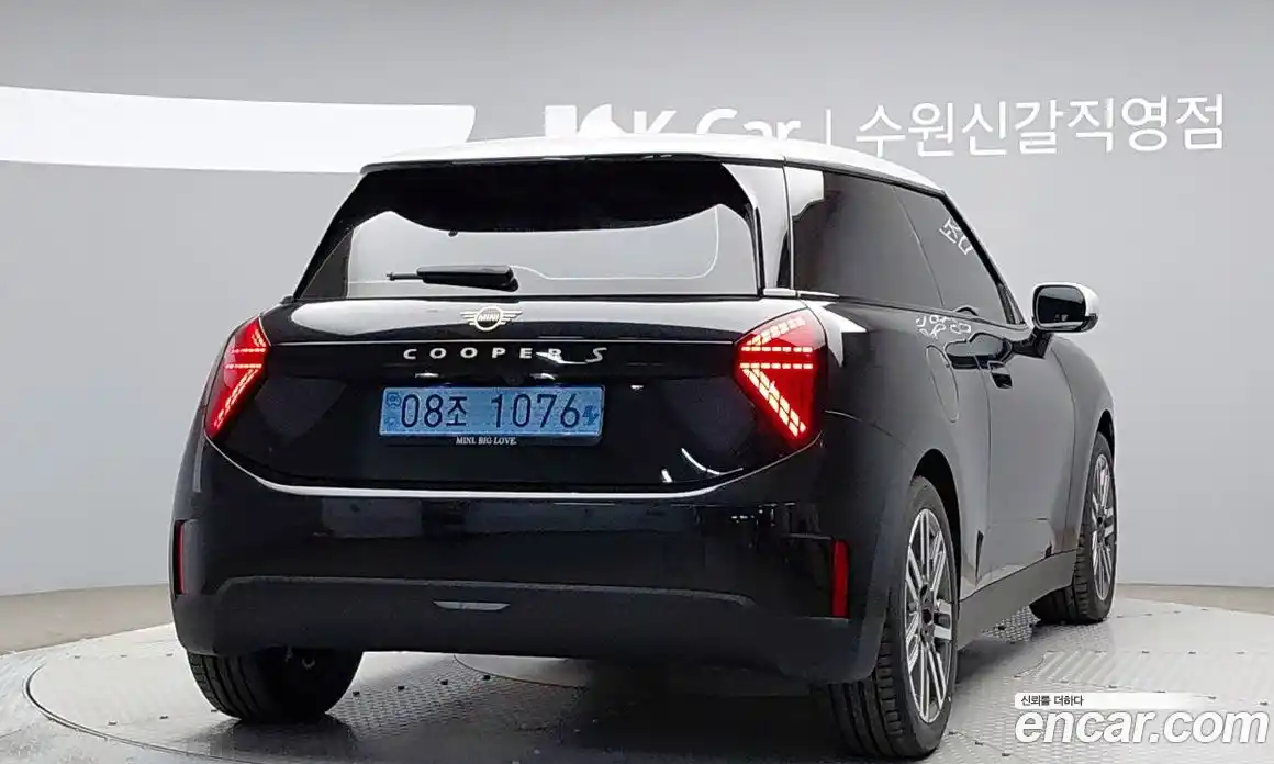 Mini Cooper 2024 0.1 Автомат в Москве № 214408, фото 4