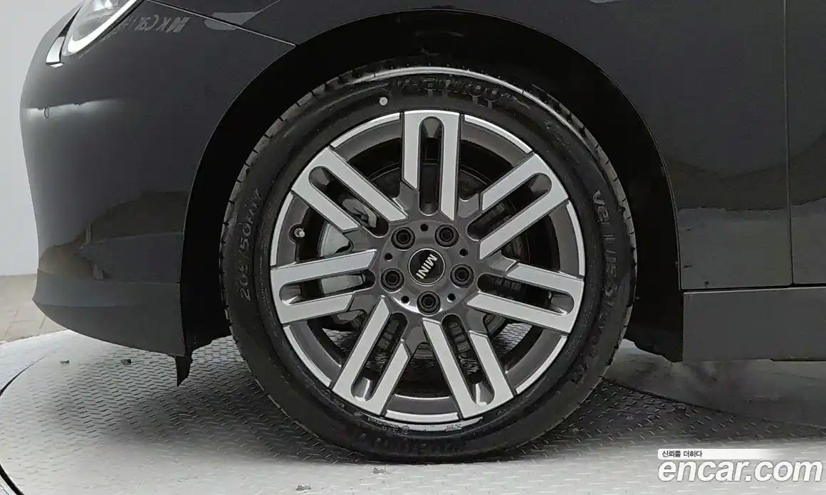 Mini Cooper 2024 0.1 Автомат в Москве № 214408, фото 5