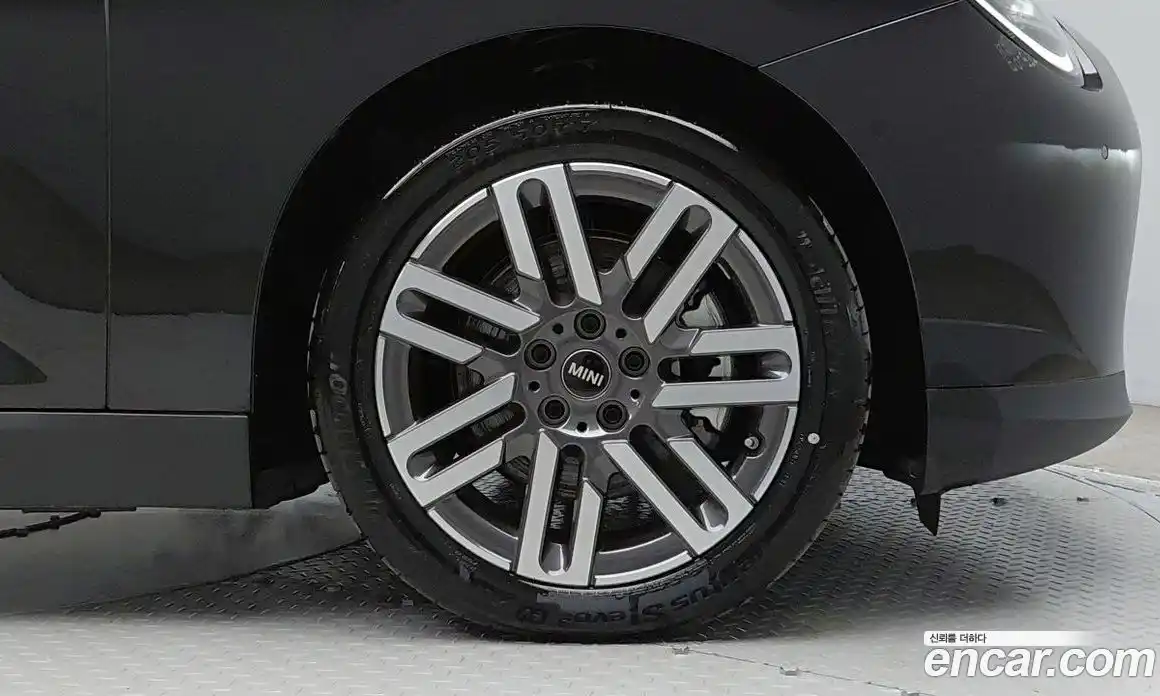 Mini Cooper 2024 0.1 Автомат в Москве № 214408, фото 7