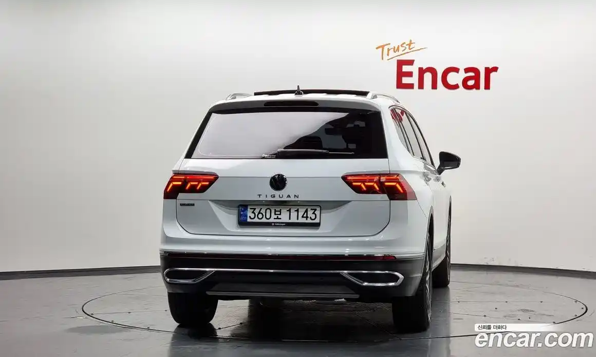 Volkswagen Tiguan 2023 2.0 Автомат в Москве № 215025, фото 16