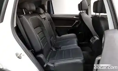 Volkswagen Tiguan 2023 2.0 Автомат в Москве № 215025, миниатюра 9