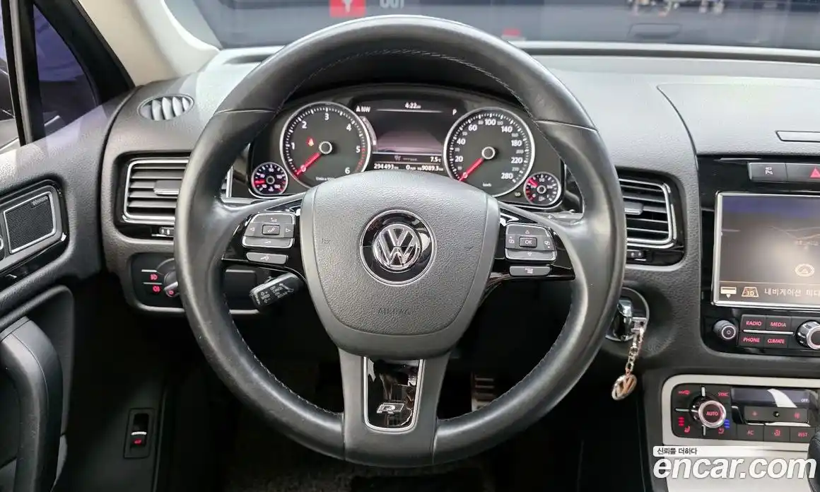 Volkswagen Touareg 2013 4.1 Автомат в Москве № 215385, фото 13